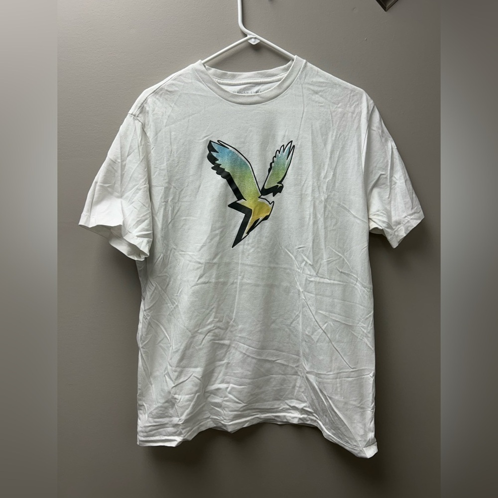 American Eagle Men's White Graphic T-Shirt‎ Size L